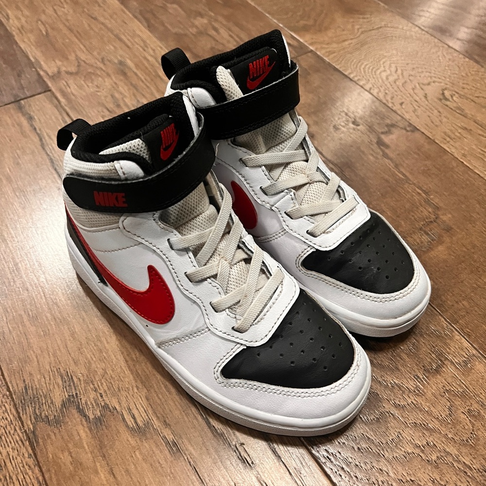 Nike Court Borough Mid 2 Little Kid Sz 1Y